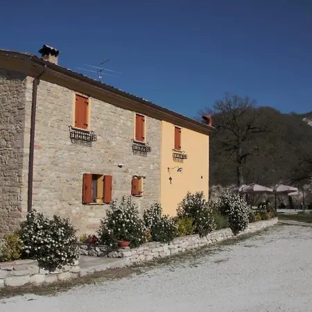 Фермерский дом Tenuta Le Garzaie - Furlo *