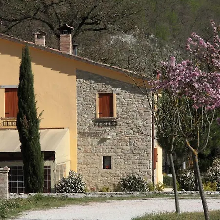 Tenuta Le Garzaie - Furlo Фермерский дом Fermignano
