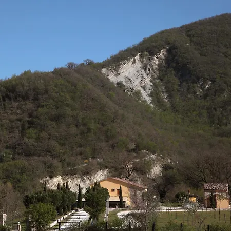 Tenuta Le Garzaie - Furlo Fermignano